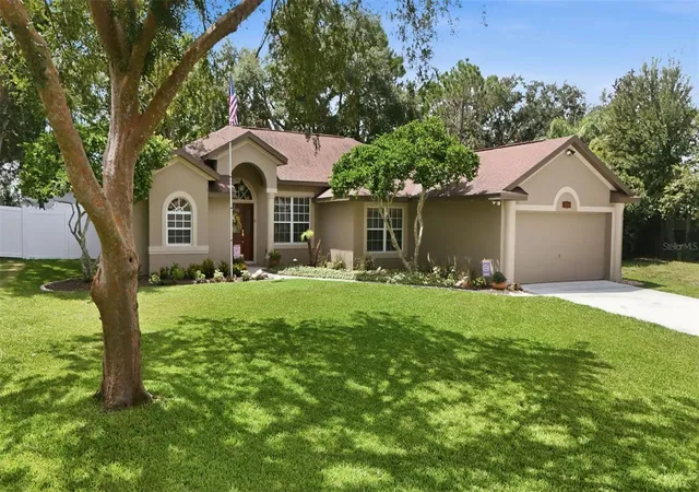 Photo 1 of Sale Pending at 3004 Linmont Ln, Eustis, FL 32726 | MLS# G5116968 | Listing updated on 2026-09-02