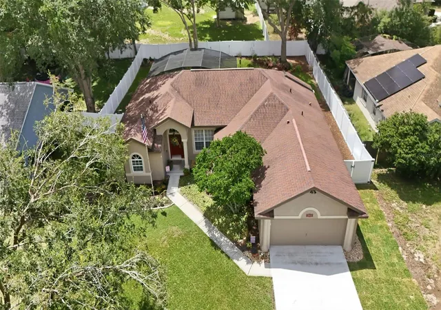 Photo 2 of Sale Pending at 3004 Linmont Ln, Eustis, FL 32726 | MLS# G5116968 | Listing updated on 2026-09-02