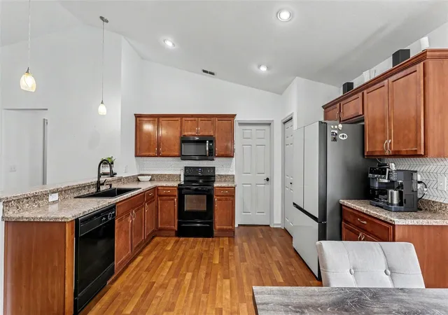 Photo 3 of Sale Pending at 5030 Belmont Park Ln, Mulberry, FL 33860 | MLS# R4911878 | Listing updated on 2026-10-03