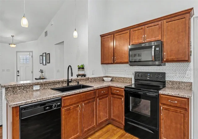 Photo 4 of Sale Pending at 5030 Belmont Park Ln, Mulberry, FL 33860 | MLS# R4911878 | Listing updated on 2026-10-03