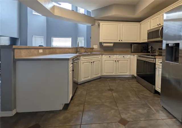 Photo 3 of Townhouse for sale at 2717 Nw 103rd Wy #O, Gainesville, FL 32606 | MLS# O6436563 | Listing updated on 2026-10-06