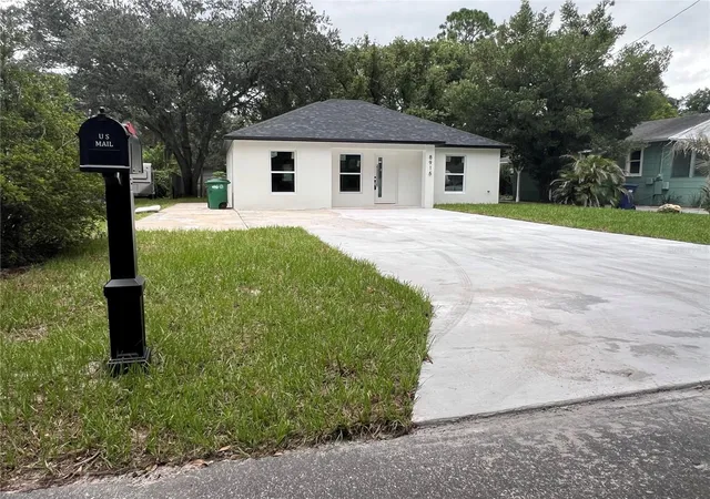 Photo 2 of Single family home for sale at 8915 N Willow Ave, Tampa, FL 33604 | MLS# TB8542409 | Listing updated on 2026-09-02