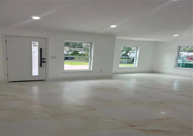 Photo 3 of Single family home for sale at 8915 N Willow Ave, Tampa, FL 33604 | MLS# TB8542409 | Listing updated on 2026-09-02