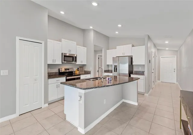 Photo 4 of Single family home for sale at 1719 Fred Ives St, Ruskin, FL 33570 | MLS# A4704044 | Listing updated on 2026-09-24