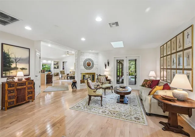 Photo 4 of Single family home for sale at 4502 Friar Tuck Ln, Sarasota, FL 34232 | MLS# A4704045 | Listing updated on 2026-09-06