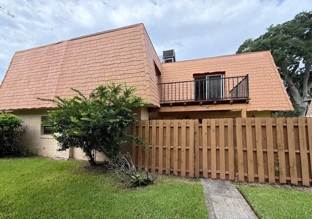 Photo 1 of Townhouse for sale at 188 Moonstone Ct, Port Orange, FL 32129 | MLS# O6436569 | Listing updated on 2026-10-06