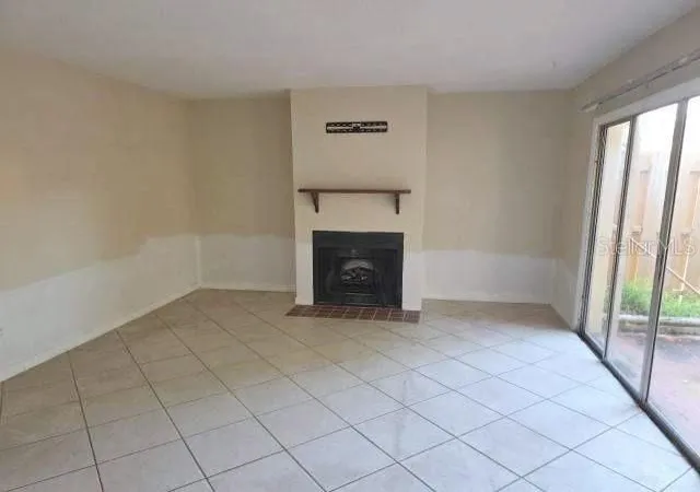 Photo 3 of Townhouse for sale at 188 Moonstone Ct, Port Orange, FL 32129 | MLS# O6436569 | Listing updated on 2026-10-06