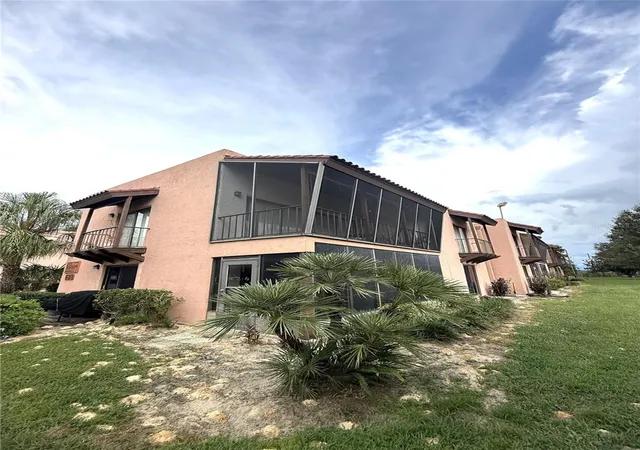 Listing Photo 2 - Condo for sale in building located at 227 La Casa, LAKE WALES, FL 33898 - Unit #227