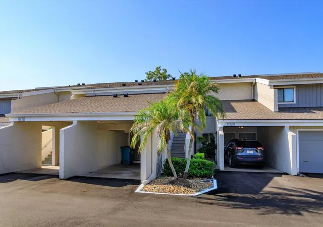 Photo 1 of Condo for sale at 5429 Vineland Rd #6F, Orlando, FL 32811 | MLS# O6436575 | Listing updated on 2026-08-26