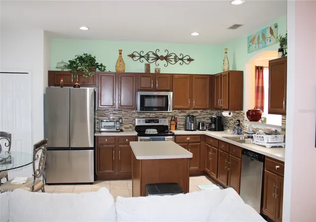 4th image of 463 Paloma Dr, Davenport, FL 33837 | MLS# O6436579