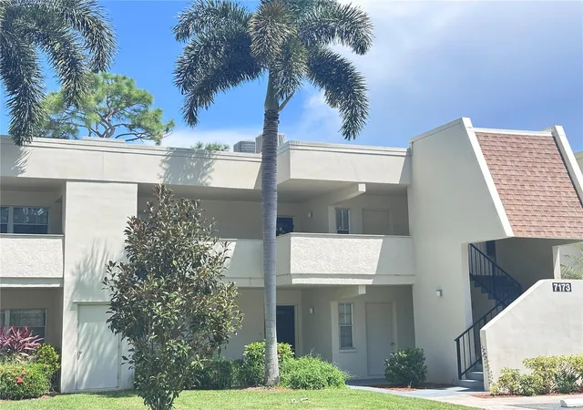 Photo 1 of Sale Pending at 7173 W Country Club Dr N #242, Sarasota, FL 34243 | MLS# A4704052 | Listing updated on 2026-09-01