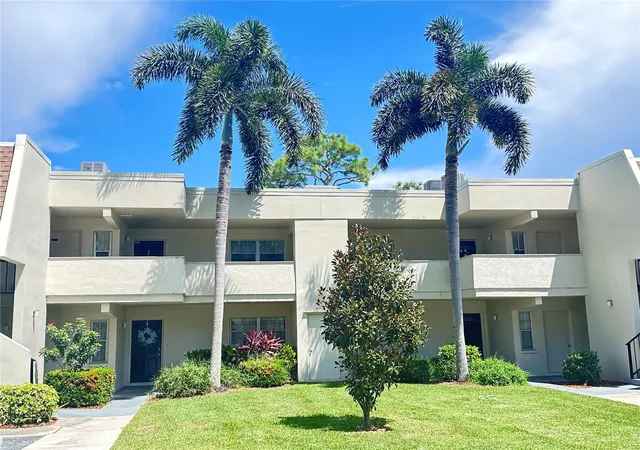 Photo 2 of Sale Pending at 7173 W Country Club Dr N #242, Sarasota, FL 34243 | MLS# A4704052 | Listing updated on 2026-09-01