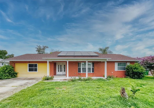 1st image of 2125 E Parkton Dr, Deltona, FL 32725 | MLS# V4950911