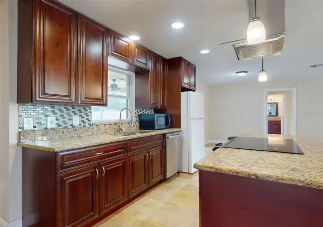 3rd image of 2125 E Parkton Dr, Deltona, FL 32725 | MLS# V4950911