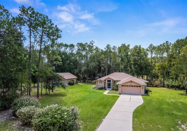 Photo 2 of Single family home for sale at 21747 Sw 82nd Loop, Dunnellon, FL 34431 | MLS# OM731072 | Listing updated on 2026-08-28