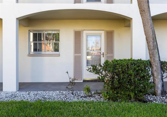 3rd image of 19029 Us Hwy 19 N #7-9, Clearwater, FL 33764 | MLS# TB8542435