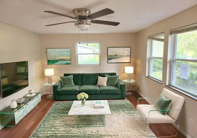 Photo 3 of Sale Pending at 2861 Se 18th Ave, Gainesville, FL 32641 | MLS# GC543008 | Listing updated on 2026-10-23