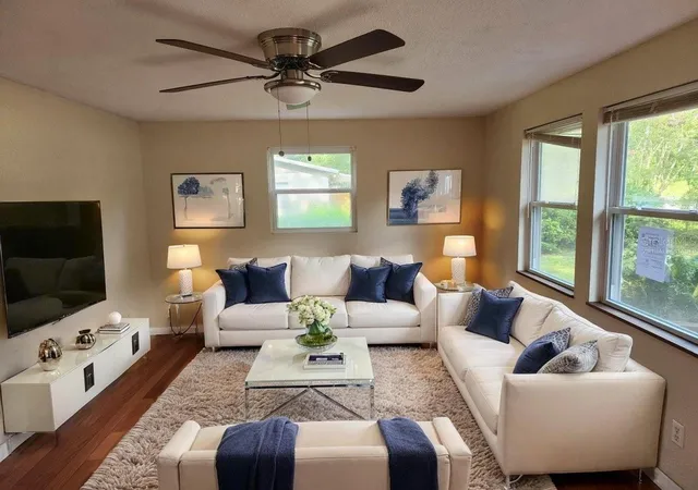 Photo 3 of Sale Pending at 2861 Se 18Th Ave, Gainesville, FL 32641 | MLS# GC543008 | Listing updated on 2026-10-23