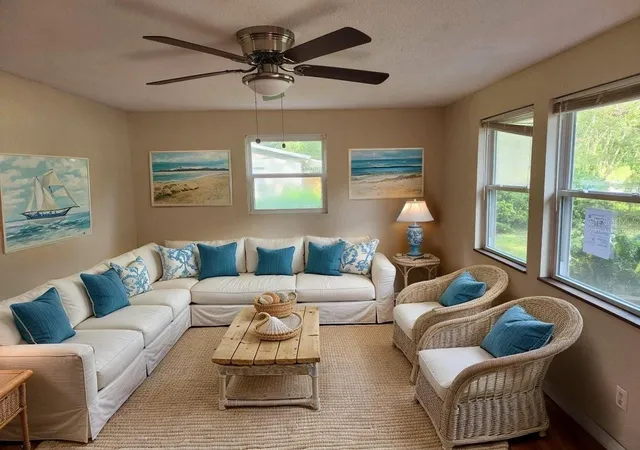 Photo 4 of Sale Pending at 2861 Se 18Th Ave, Gainesville, FL 32641 | MLS# GC543008 | Listing updated on 2026-10-23