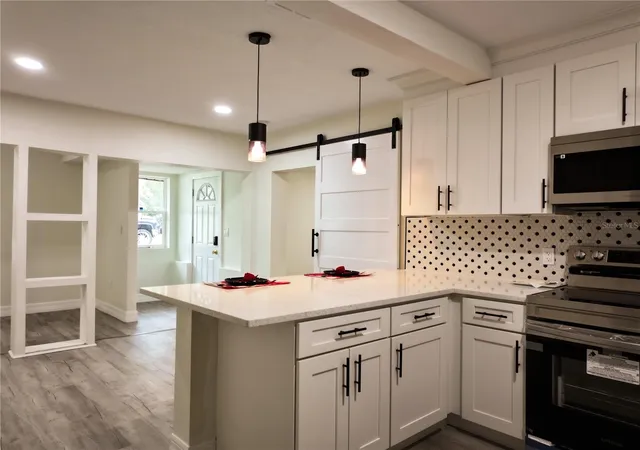 Photo 4 of Single family home for sale at 919 W Hiawatha St, Tampa, FL 33604 | MLS# TB8542464 | Listing updated on 2026-09-04