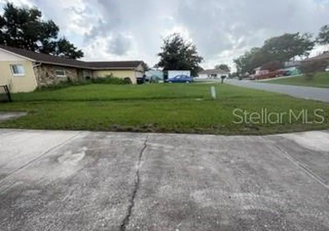 3rd image of 216 W Goldentuft Ct, Beverly Hills, FL 34465 | MLS# OM731081