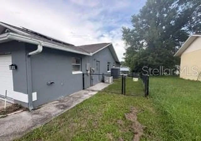 4th image of 216 W Goldentuft Ct, Beverly Hills, FL 34465 | MLS# OM731081