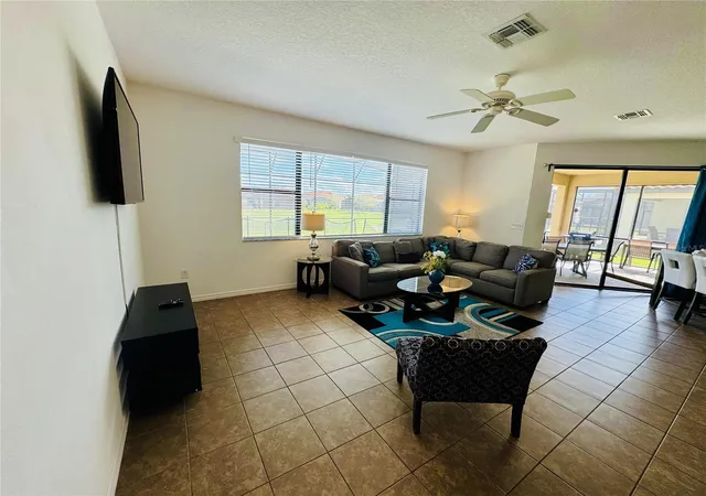 3rd image of 2586 Rosemont Cir, Davenport, FL 33837 | MLS# S5156307