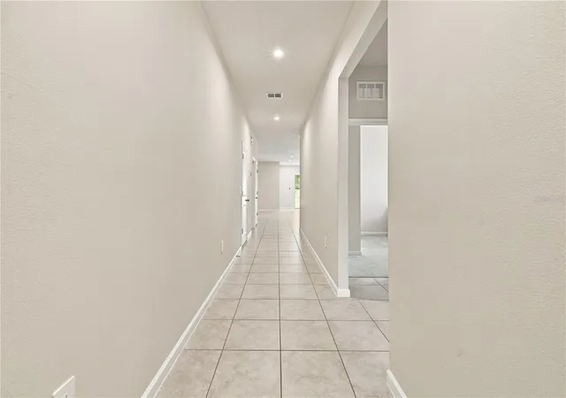 3rd image of 3754 Isle Royal Pl, Apopka, FL 32712 | MLS# S5156313
