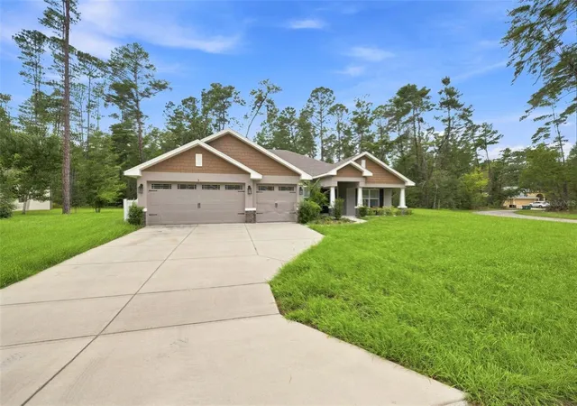 Photo 4 of Single family home for sale at 5 Petunias Ct, Homosassa, FL 34446 | MLS# W7888907 | Listing updated on 2026-09-15