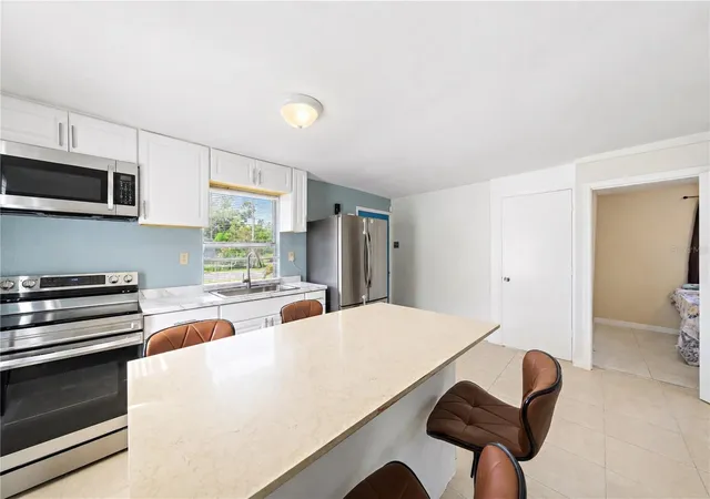 Photo 4 of Single family home for sale at 516 29Th St E, Palmetto, FL 34221 | MLS# A4704066 | Listing updated on 2026-10-06