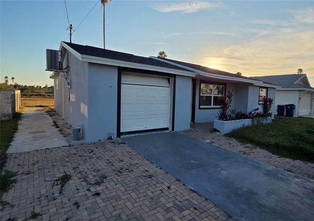 Photo 2 of Single family home for sale at 4020 Headsail Dr, New Port Richey, FL 34652 | MLS# O6436620 | Listing updated on 2026-08-27