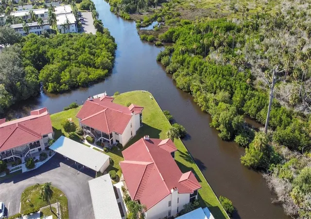 Listing Photo 3 - Condo for sale in building located at 9940 Eagles Pt Cir, PORT RICHEY, FL 34668 - Unit #4