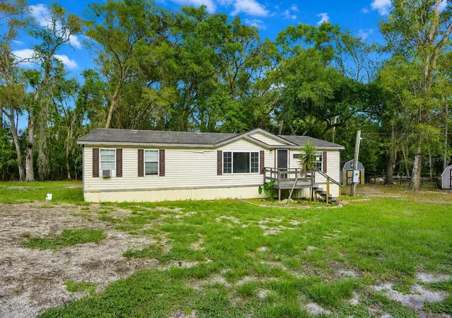 Photo 1 of Manufactured home for sale at 17438 Lawless Rd, Spring Hill, FL 34610 | MLS# W7888910 | Listing updated on 2026-08-29