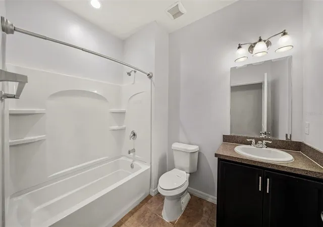 Photo 4 of Single family home for sale at 1102 Canyon Oaks Dr, Brandon, FL 33510 | MLS# O6436647 | Listing updated on 2026-08-29