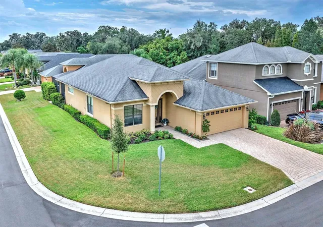 Photo 2 of Single family home for sale at 904 Christina Chase Ln, Lakeland, FL 33813 | MLS# L4964562 | Listing updated on 2026-10-07