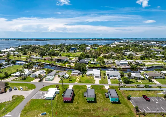 Photo 2 of Single family home for sale at 1741 Winstan Ave, Englewood, FL 34223 | MLS# C7529989 | Listing updated on 2026-10-07