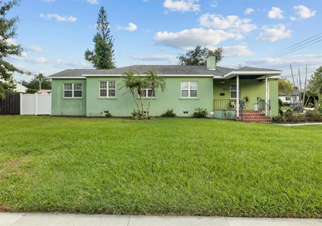Photo 2 of Single family home for sale at 2603 Cleveland Heights Blvd, Lakeland, FL 33803 | MLS# L4964563 | Listing updated on 2026-09-04