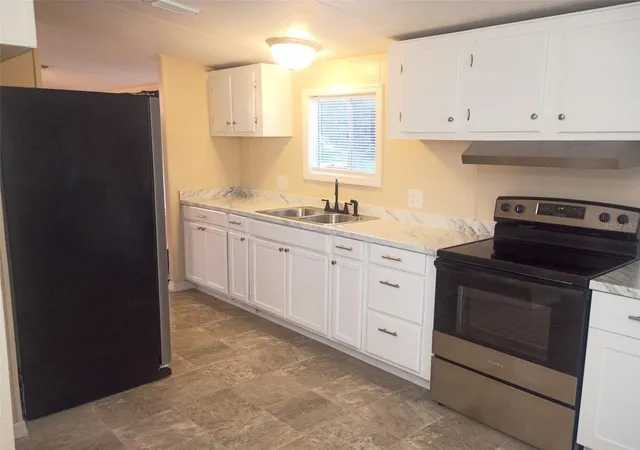 3rd image of 6910 Brookridge Trl, Lakeland, FL 33810 | MLS# B4902352