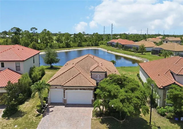 Photo 1 of Single family home for sale at 13834 Vancanza Dr, Venice, FL 34293 | MLS# A4704082 | Listing updated on 2026-09-01