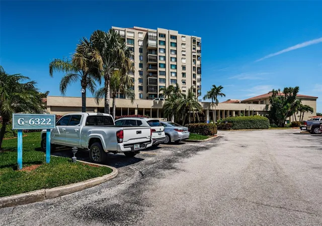 Photo 2 of Condo for sale at 6322 Palma Del Mar Blvd S #705, St Petersburg, FL 33715 | MLS# TB8542568 | Listing updated on 2026-08-30