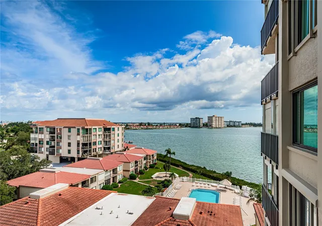 Photo 3 of Condo for sale at 6322 Palma Del Mar Blvd S #705, St Petersburg, FL 33715 | MLS# TB8542568 | Listing updated on 2026-10-03