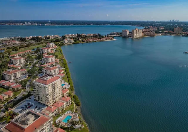 Listing Photo 2 - Condo for sale in building located at 6322 Palma Del Mar Blvd S, St. Petersburg, FL 33715 - Unit #705