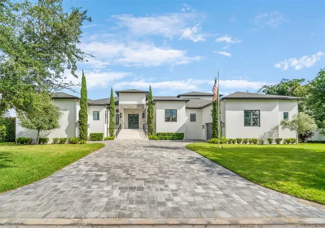 Photo 2 of Single family home for sale at 5021 W Homer Ave, Tampa, FL 33629 | MLS# TB8542569 | Listing updated on 2026-09-28