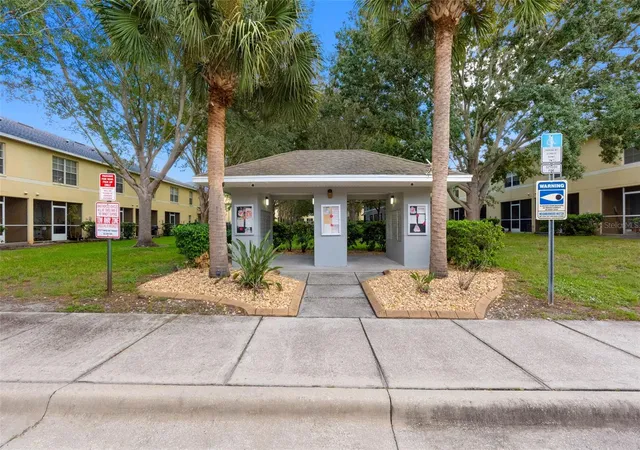 Photo 3 of Townhouse for sale at 10931 Keys Gate Dr, Riverview, FL 33579 | MLS# TB8542574 | Listing updated on 2026-10-02