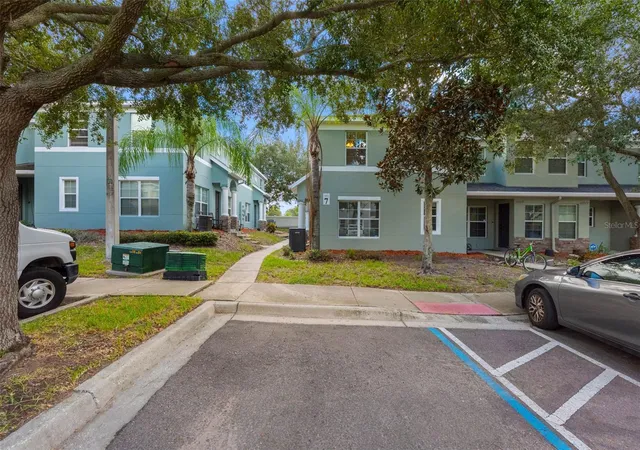 Photo 4 of Townhouse for sale at 10931 Keys Gate Dr, Riverview, FL 33579 | MLS# TB8542574 | Listing updated on 2026-10-02