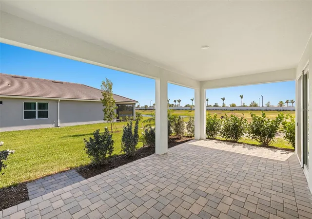 Photo 4 of Single family home for sale at 18311 Chromata Dr, Venice, FL 34293 | MLS# TB8542576 | Listing updated on 2026-08-29