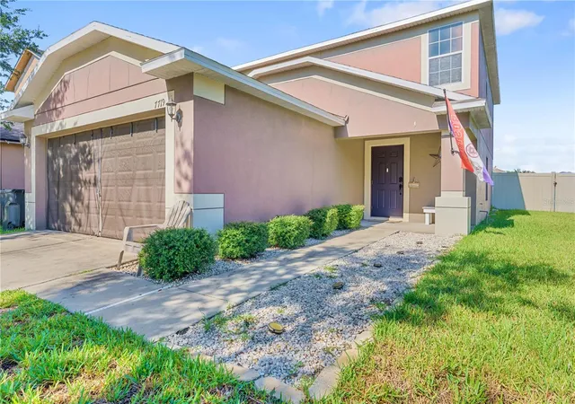 Photo 3 of Single family home for sale at 7719 Maroon Peak Dr, Ruskin, FL 33573 | MLS# TB8542579 | Listing updated on 2026-08-27