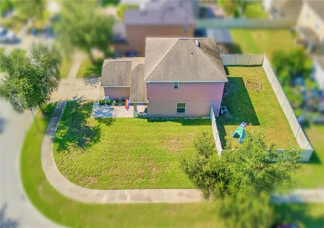Photo 4 of Single family home for sale at 7719 Maroon Peak Dr, Ruskin, FL 33573 | MLS# TB8542579 | Listing updated on 2026-08-27