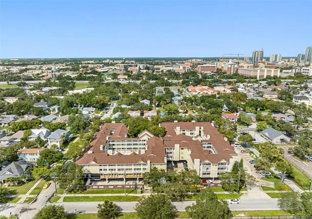 Photo 1 of Condo for sale at 1000 W Horatio St #114, TAMPA, FL 33606 | MLS# TB8542583 | Listing updated on 2026-10-12