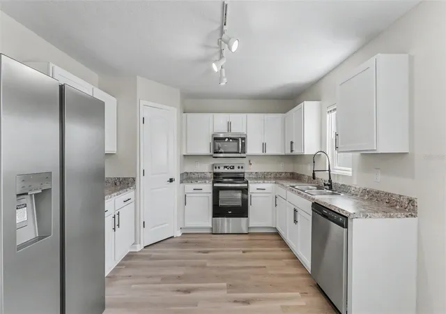 Photo 3 of Single family home for sale at 118 Violet Ct, Kissimmee, FL 34759 | MLS# L4964566 | Listing updated on 2026-09-01
